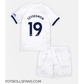 Tottenham Hotspur Ryan Sessegnon #19 Replika Hemmatröja Barn 2023-24 Kortärmad (+ Korta byxor)